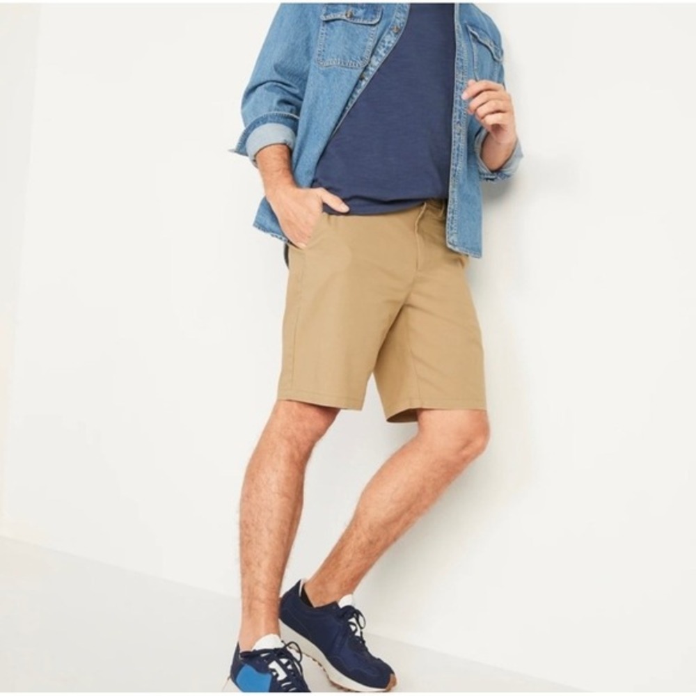 NWT Old Navy Slim Built-In Flex Ultimate Tech Chino Shorts Men Size 40 Khaki Tan